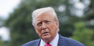 Lip reader decodes Trump’s 5-word ‘threat’ to Macron in handshake