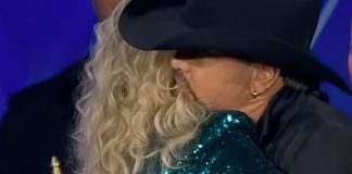 Erika Kirk causes new stir after hugging Jason Aldean