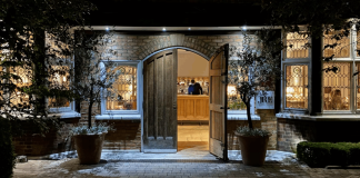 She Ordered the Cheapest Soup In A Luxury Restaurant โ What Happened Next Left The Entire Room Speechless