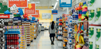 I Gave My Late Husband’s Jacket To A Freezing Veteran — A Week Later, An Email Changed Everything