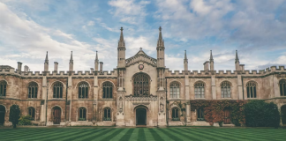 My Classmates Laughed At Me For Being A Garbage Collector’s Son—But On Graduation Day, I Finally Spoke Up