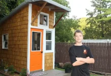 He made a house of only 89 squares, but wait until you see the inside