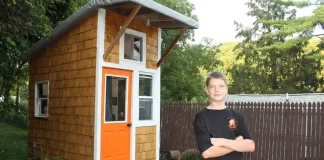 He made a house of only 89 squares, but wait until you see the inside
