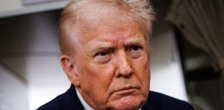 Trump warns U.S. will be “screwed” if Supreme Court strikes down on his tariffs