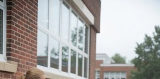 My Little Girl Waited Three Hours in the Rain With a 104 Fever — My Mom Said, “I’m Not a Chauffeur.” Days Later, She Regretted It – AMERICAN WONDERHUB